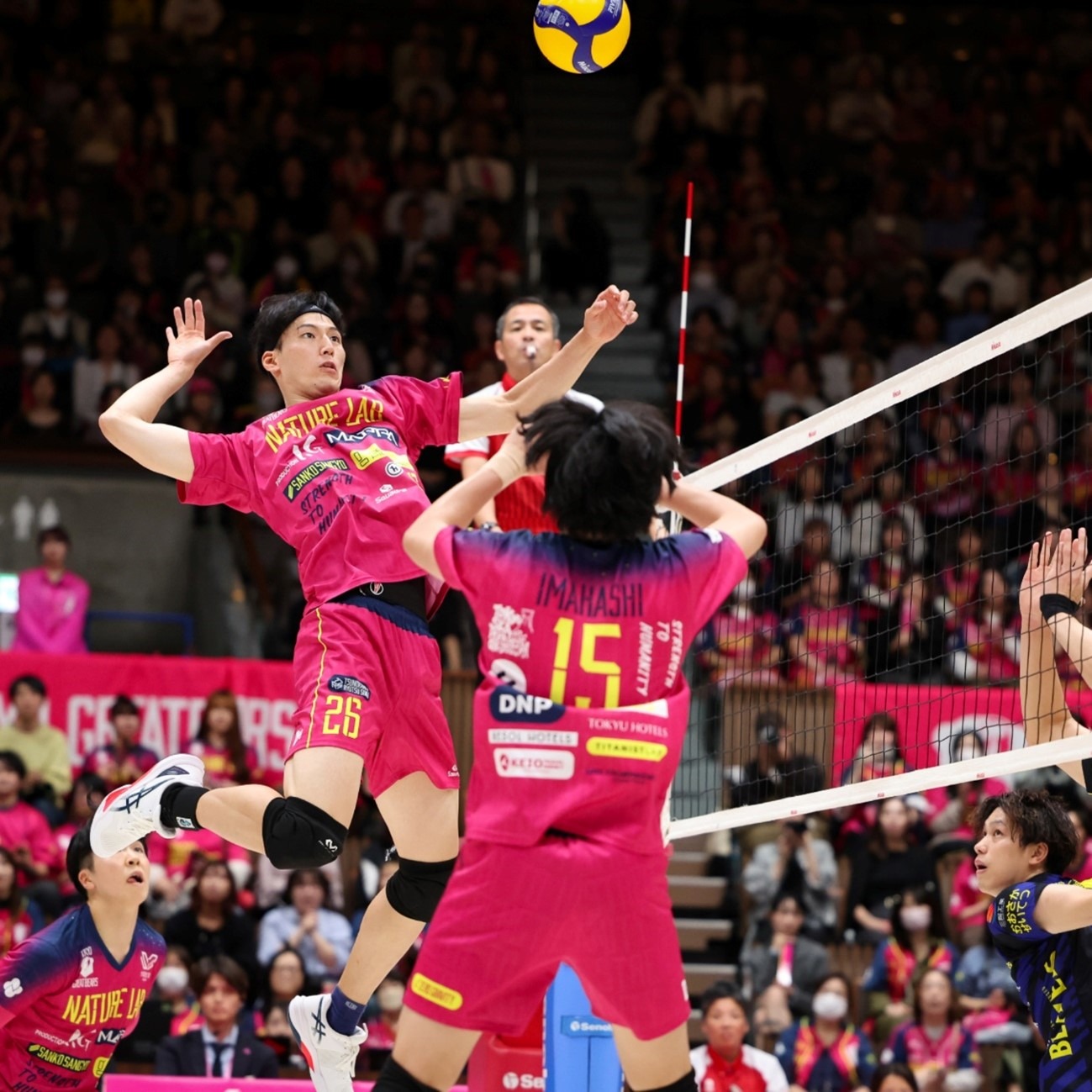 大联盟在 2024 年通过流媒体平台转播所有比赛，传统电视转播模式面临彻底变革