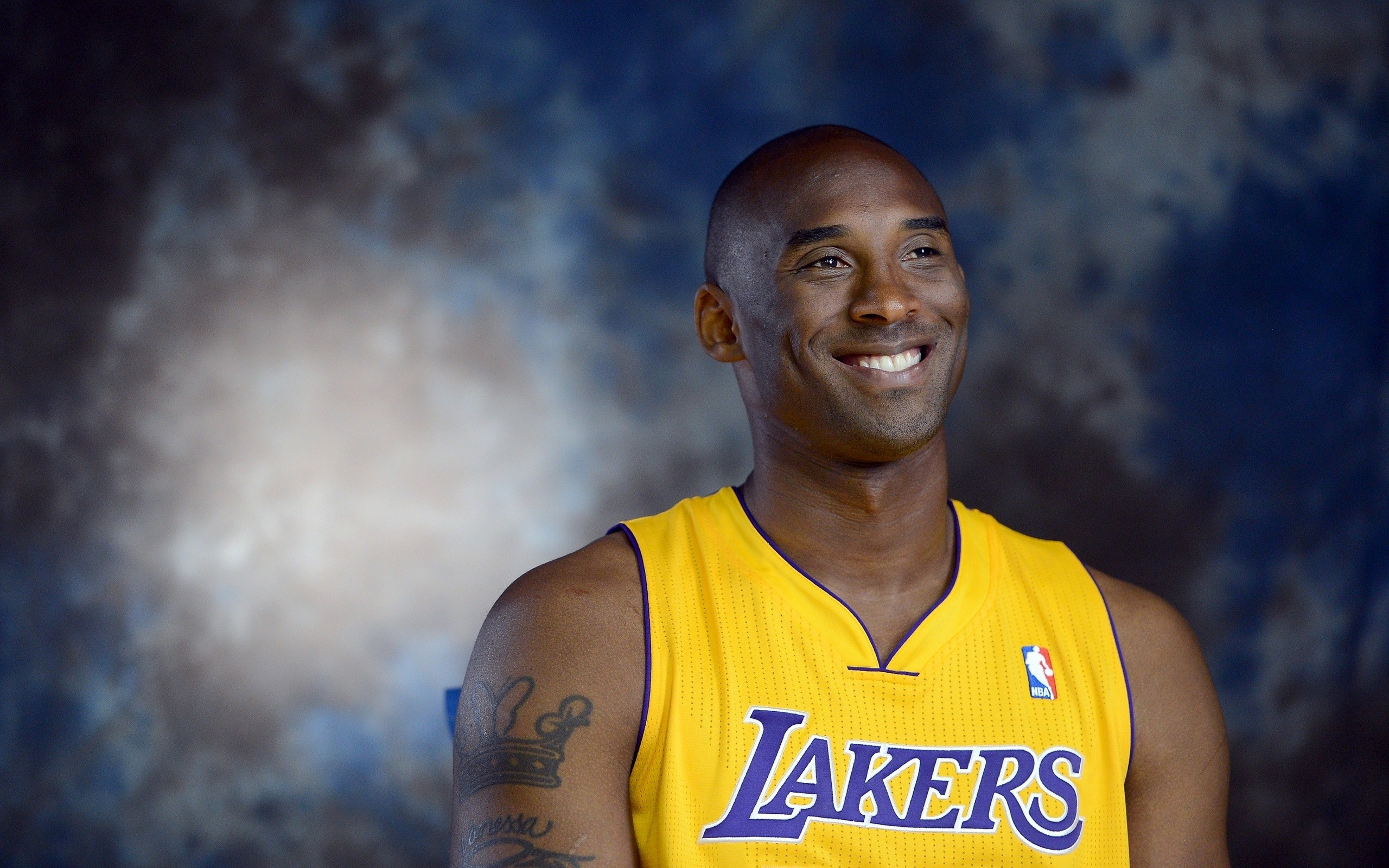 的背景下完 的背景下完