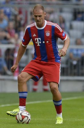 尹天琪站上 尹天琪站上